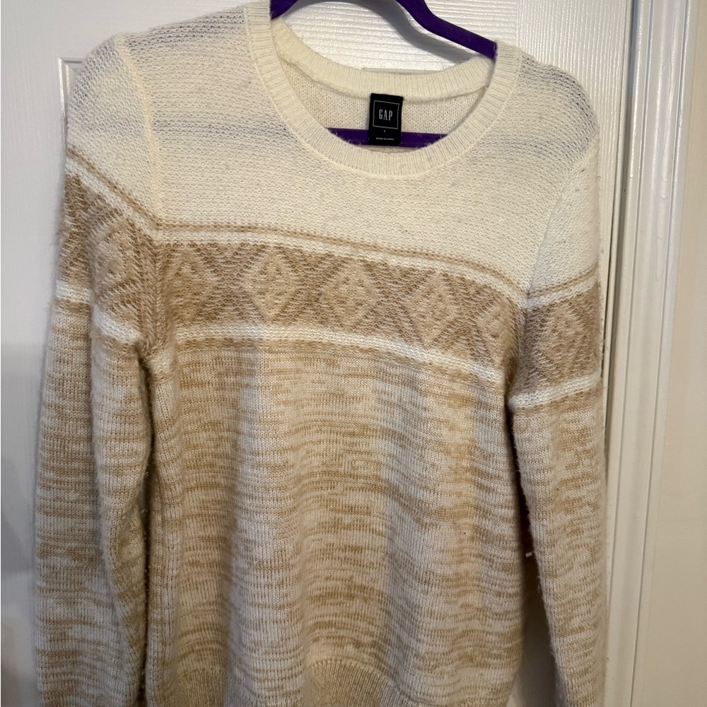 GAP Beige and Cream Crewneck Sweater